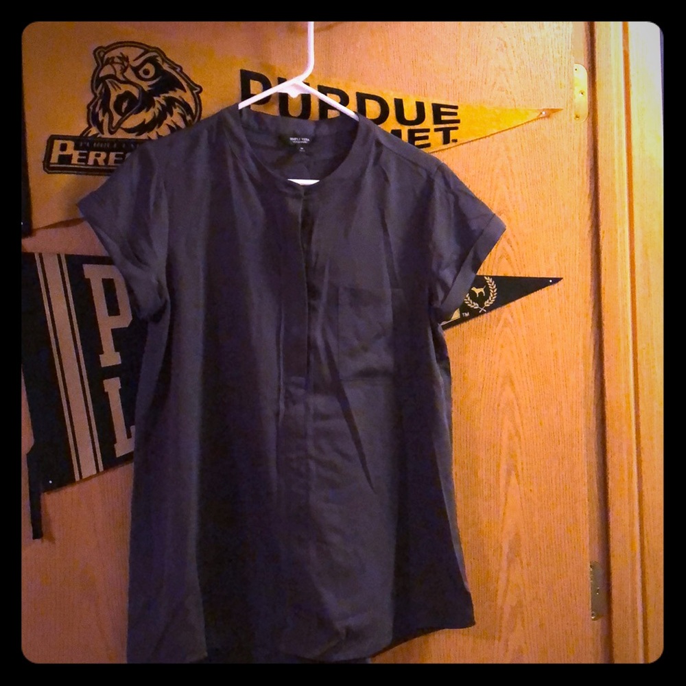 Vera Wang grey blouse size M